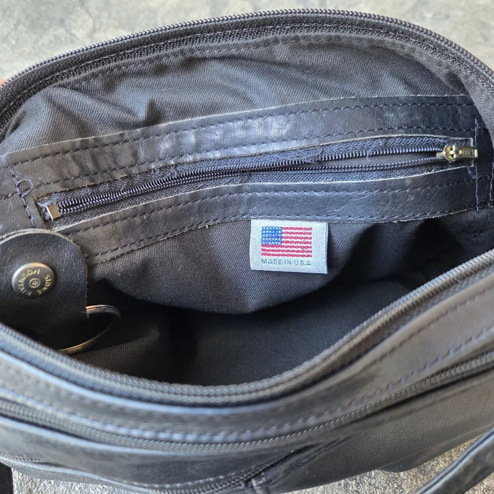 Stone Mountain Accessories Black Leather Shoulder Bag
